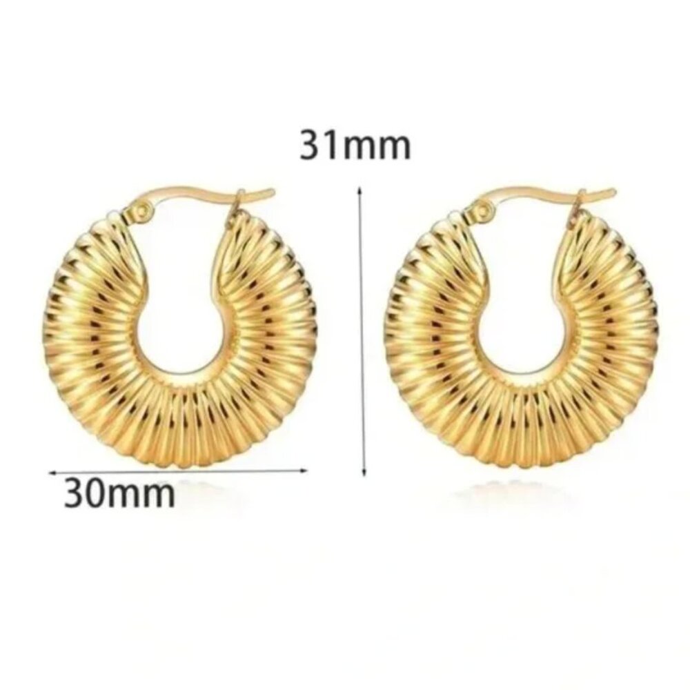 14k Gold Earrings Elegant Chunky Hoops - Lightweight - Picture 8 of 11